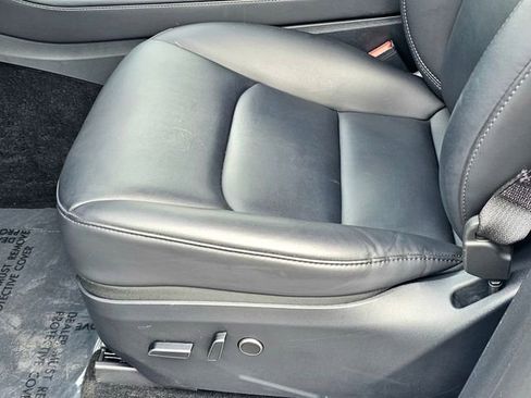 Used 2023 Tesla Model Y Long Range image 18