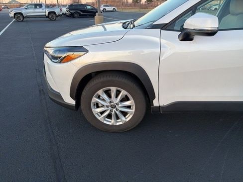 Certified 2023 Toyota Corolla Cross LE image 7