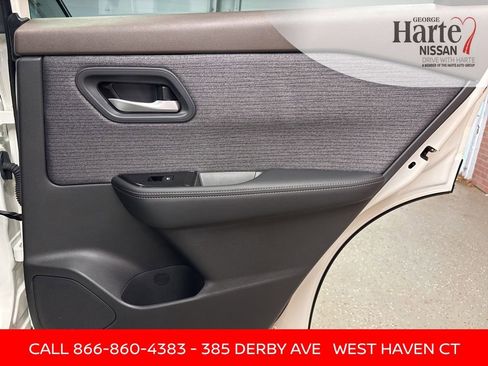 Certified 2023 Nissan Rogue SV image 32