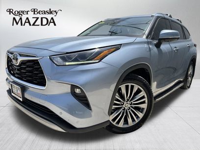 Used 2022 Toyota Highlander Platinum