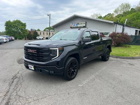 Used 2022 GMC Sierra 1500 Elevation AWD/4WD image 2