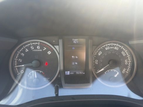 Used 2022 Toyota Tacoma TRD Sport V6 image 7