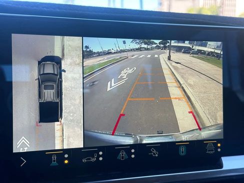 Used 2022 GMC Sierra 1500 Elevation w/ Elevation Premium Package image 13