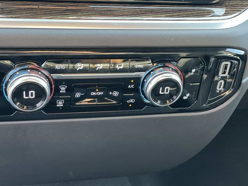 New 2026 GMC Sierra 1500 Elevation image 17