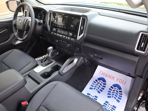 Used 2026 Nissan Frontier SV w/ SV Convenience Package RWD image 48
