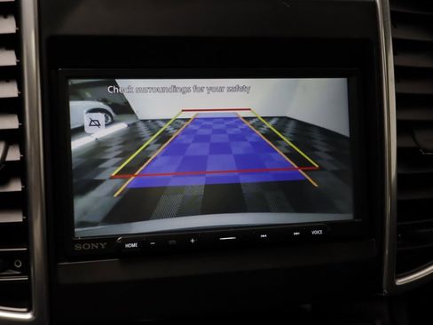 Used 2016 Porsche Cayenne image 10