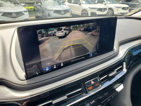 Used 2025 Acura MDX FWD image 31
