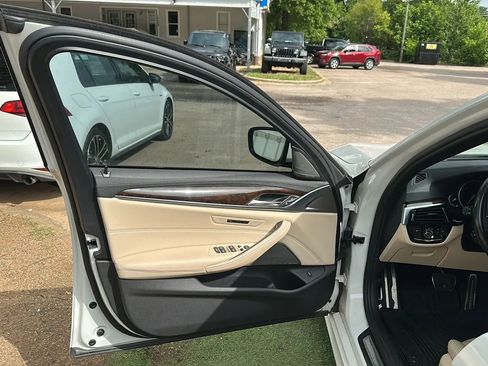 Used 2017 BMW 540i RWD image 19