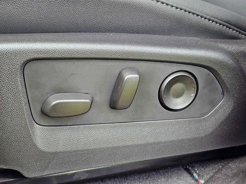 New 2026 GMC Canyon Elevation w/ Convenience Package image 17