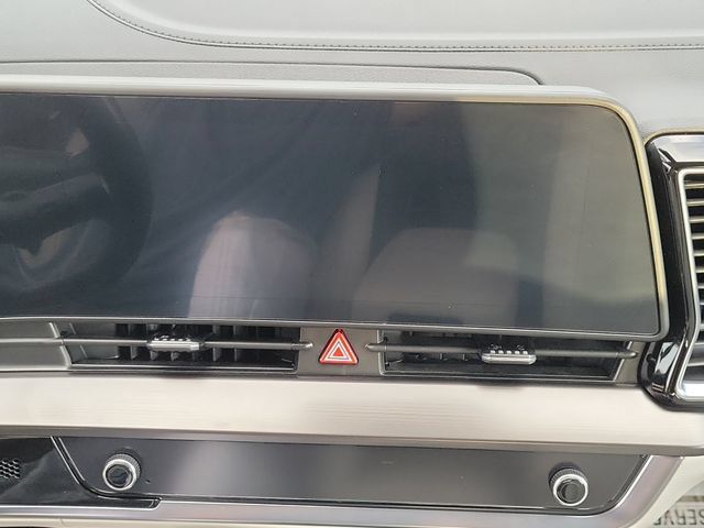 Used 2025 Kia Sportage EX FWD image 23