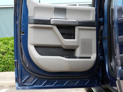 Used 2019 Ford F150 XLT w/ Equipment Group 302A Luxury AWD/4WD image 38