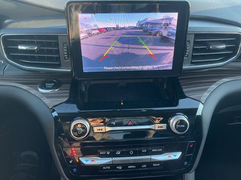 Used 2023 Ford Explorer Limited w/ Equipment Group 301A image 17