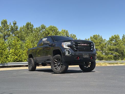 Used 2022 GMC Sierra 1500 AT4 w/ AT4 Premium Package AWD/4WD image 2