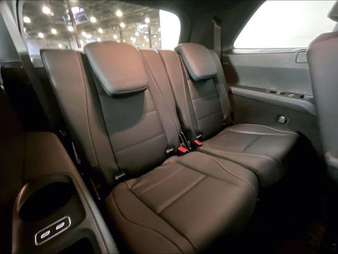 Used 2026 Mercedes-Benz GLS 450 4MATIC image 22