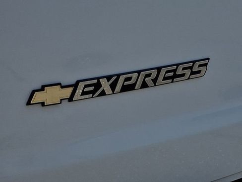 Used 2025 Chevrolet Express 2500 w/ Driver Convenience Package RWD image 33