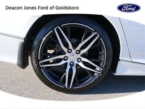 Used 2022 Honda Accord Touring image 11