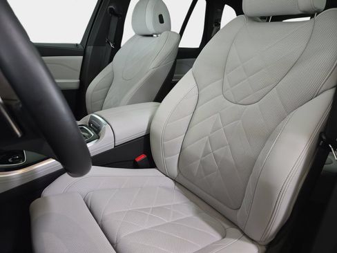Used 2024 BMW X5 sDrive40i w/ M Sport Package RWD image 17