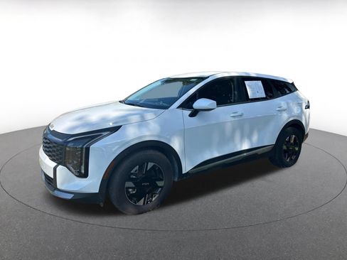 Used 2026 Kia Sportage LX FWD image 8