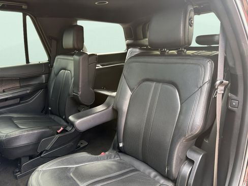 Used 2018 Ford Expedition Limited w/ Equipment Group 301A RWD image 22