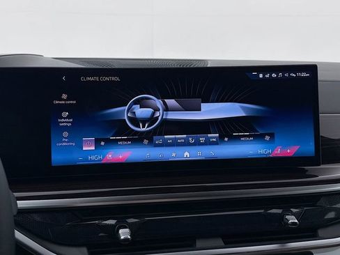 Used 2026 BMW X5 xDrive40i w/ Premium Package image 16