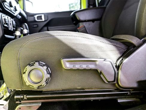 Used 2023 Jeep Gladiator Sport image 12