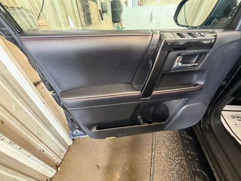 Used 2019 Toyota 4Runner SR5 Premium AWD/4WD image 10