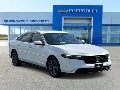 Used 2023 Honda Accord EX image 1