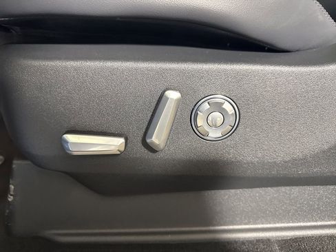 New 2025 Lincoln Navigator L Reserve w/ Jet Appearance Package image 23