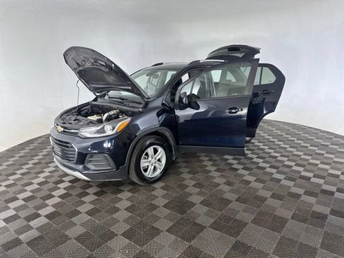 Used 2022 Chevrolet Trax LT w/ Driver Confidence Package AWD/4WD image 10