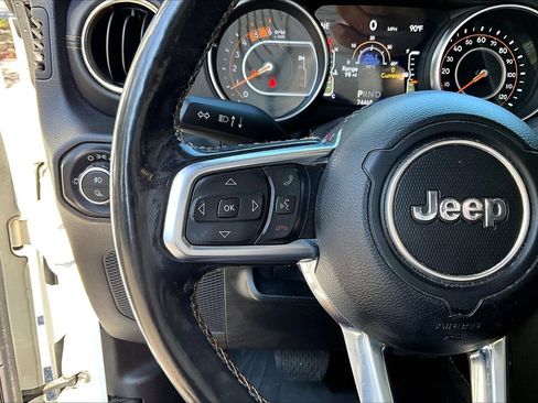 Used 2021 Jeep Gladiator Overland AWD/4WD image 10