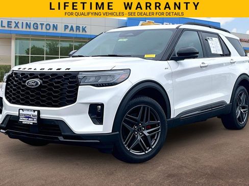 Used 2025 Ford Explorer ST-Line w/ Premium Package AWD/4WD image 12