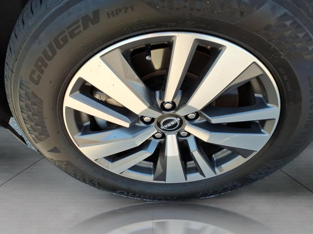 Used 2025 Nissan Pathfinder SL FWD image 9