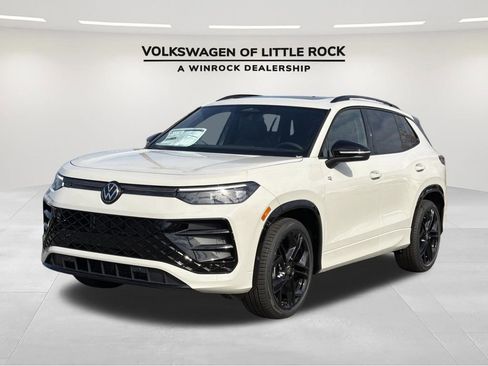 New 2026 Volkswagen Tiguan SE R-Line FWD image 1