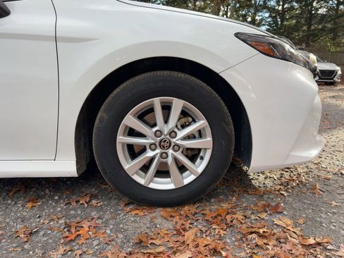 Used 2025 Toyota Camry LE image 17