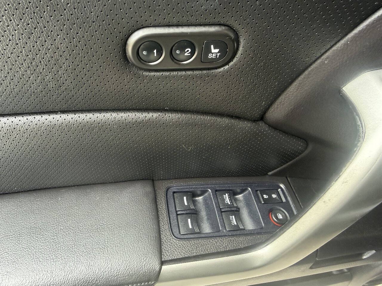Used 2011 Acura RDX w/ Technology Package AWD/4WD image 22