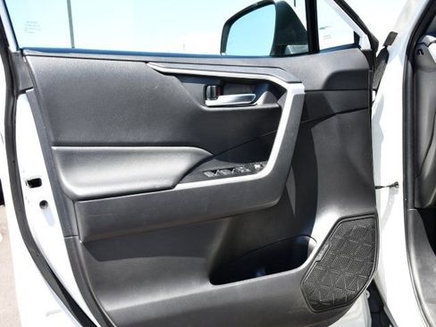 Used 2025 Toyota RAV4 XLE FWD image 11
