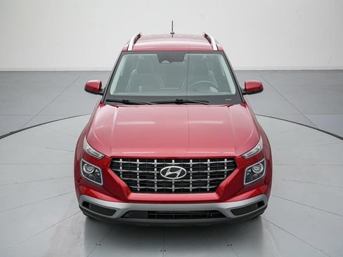 Used 2025 Hyundai Venue Limited FWD image 9