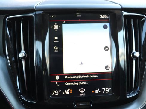 Used 2018 Volvo XC60 T6 Momentum w/ Convenience Package image 25