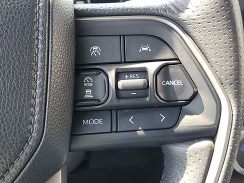 Used 2025 Toyota 4Runner SR5 AWD/4WD image 20