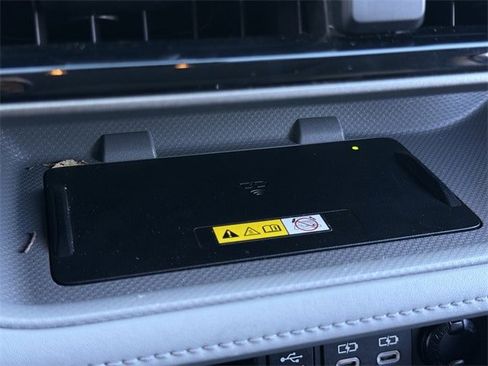 Used 2023 Toyota Highlander XLE image 23