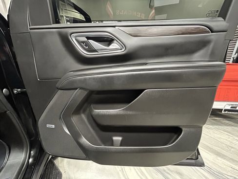 Used 2021 Chevrolet Suburban LT w/ Rear Media and Nav Package image 39