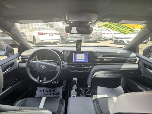 Used 2025 Toyota Camry SE w/ Convenience Package FWD image 13