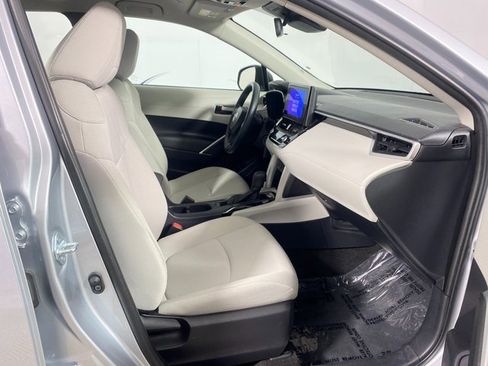 Certified 2023 Toyota Corolla Cross L image 8