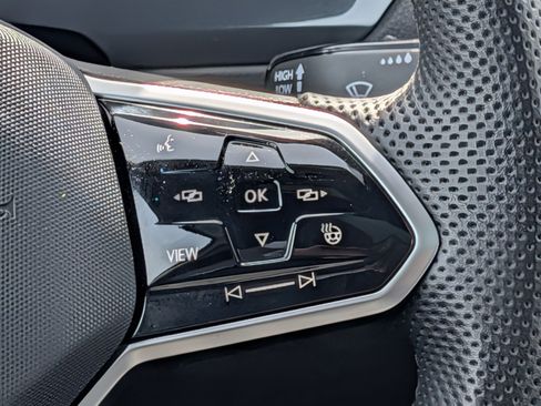 Certified 2022 Volkswagen Tiguan SEL R-Line AWD/4WD image 23