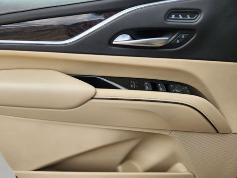 Used 2022 Cadillac Escalade Premium Luxury RWD image 18