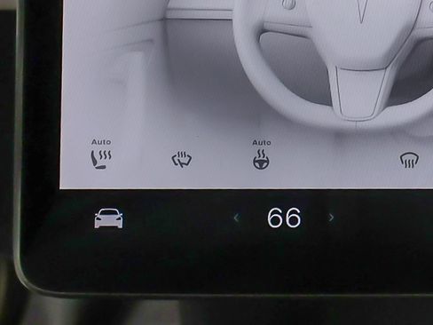 Used 2023 Tesla Model Y AWD image 42