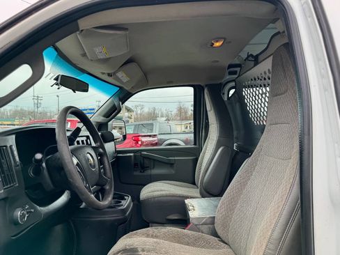 Used 2016 Chevrolet Express 2500 2500 3dr Cargo Van image 20