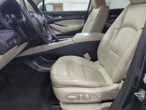 Used 2019 Buick Enclave Essence AWD/4WD image 9