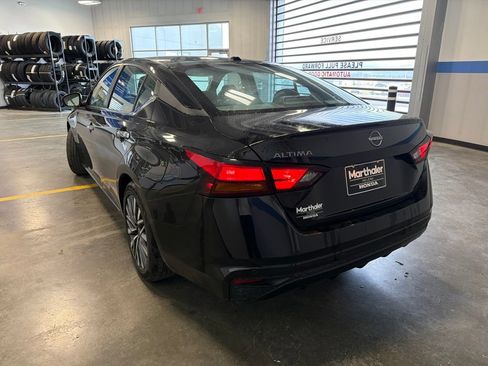 Used 2025 Nissan Altima 2.5 SV FWD image 7