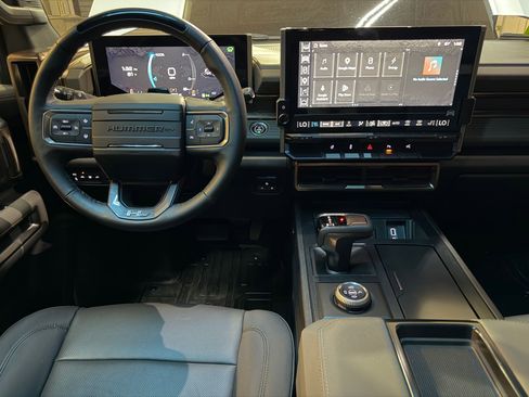 Used 2025 GMC Hummer EV 3X image 49